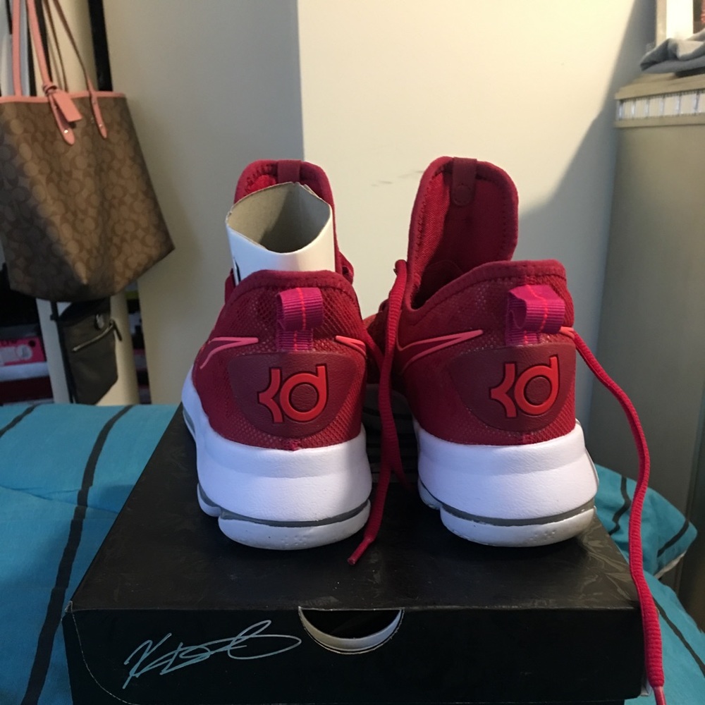 Woman’s Kevin Durant sneakers